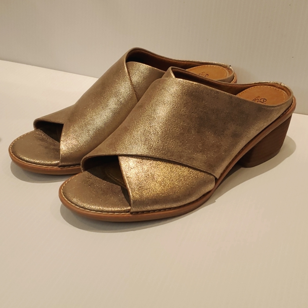 eüro soft by Söfft Gold Metallic Slide-On Wedges - New Without Tags